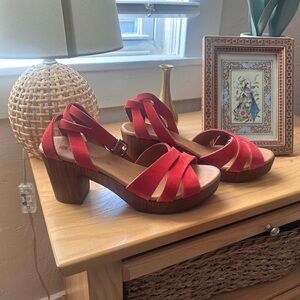 Eric Michael Sandals — Clog Platforms — Red Suede — Size 42 (11)